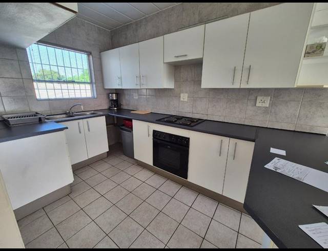 2 BEDROOM APARTMENT FOR SALE IN NEW REDRUTH